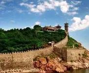 RAYBET-蓬莱鲸鲨队鏖战荆楚黑豹队，足球杯赛火力全开，转换速度占优。团队防守值得称道的简单介绍